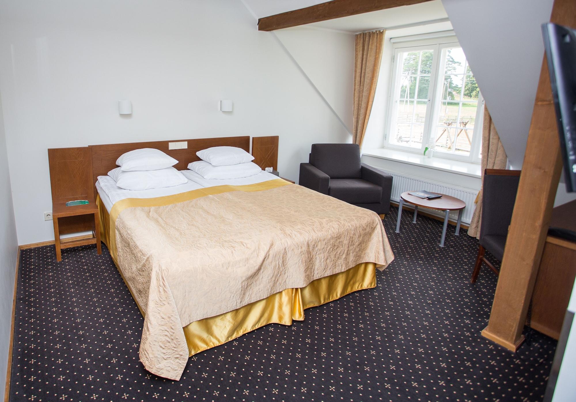 Manor Country Club & 4*