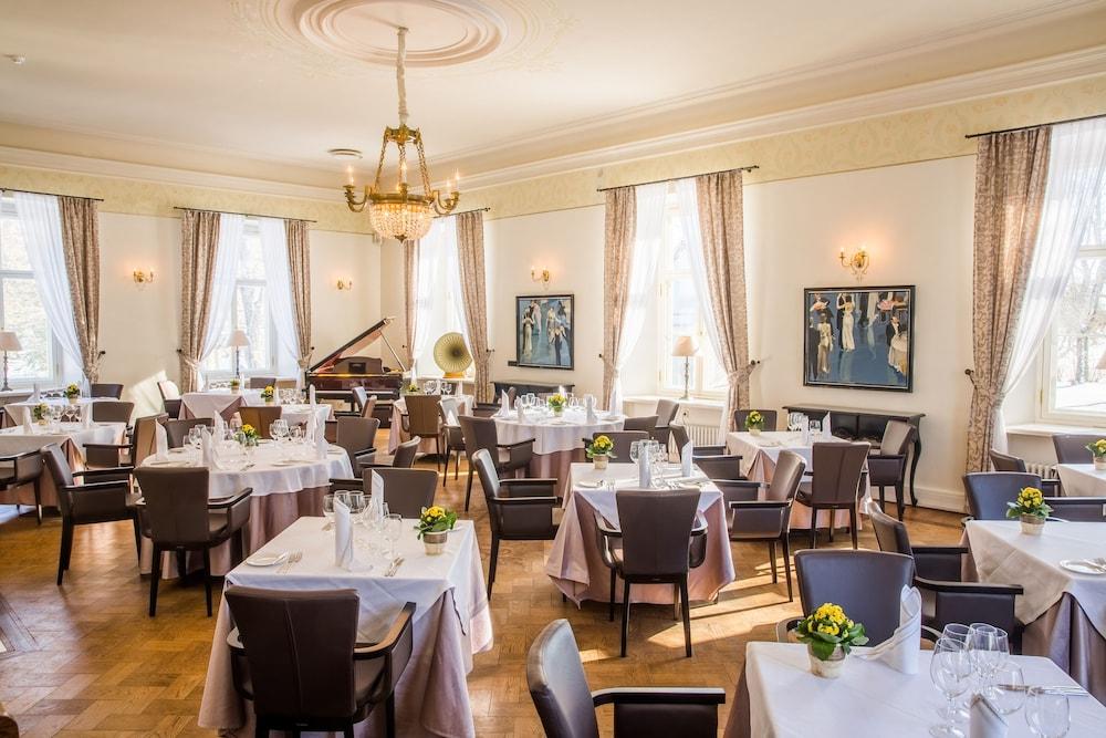Manor Country Club & Hotel 4*